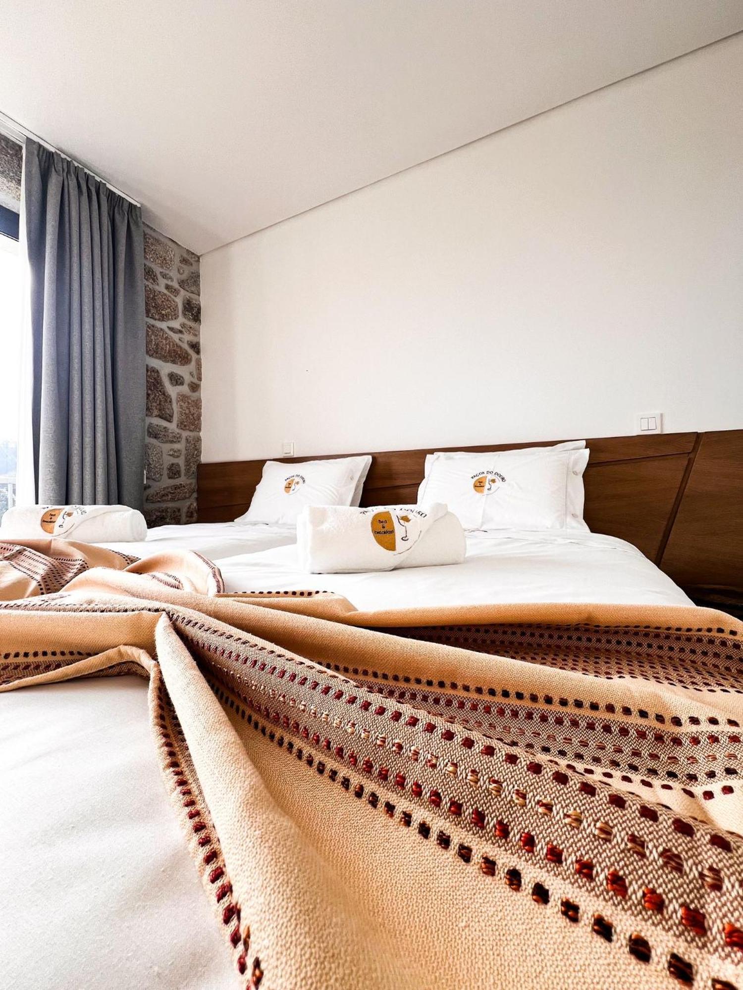 Pacos Do Douro, Chambre Privee Avec Piscine Romariz Eksteriør billede